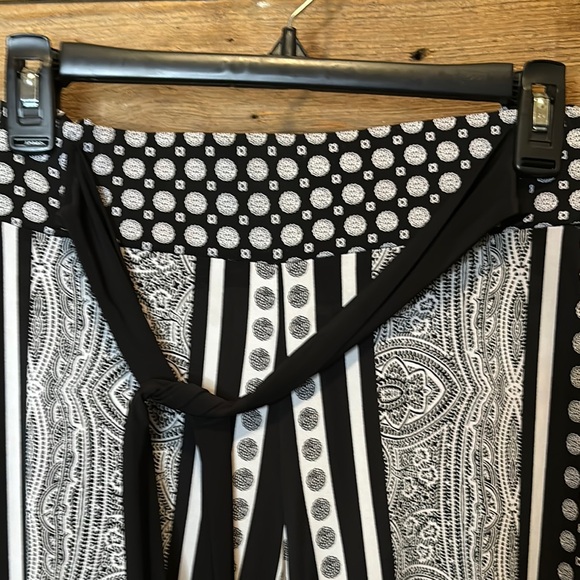 Black and White Paisley Women's Pants with Sash Tie - Picture 8 of 10